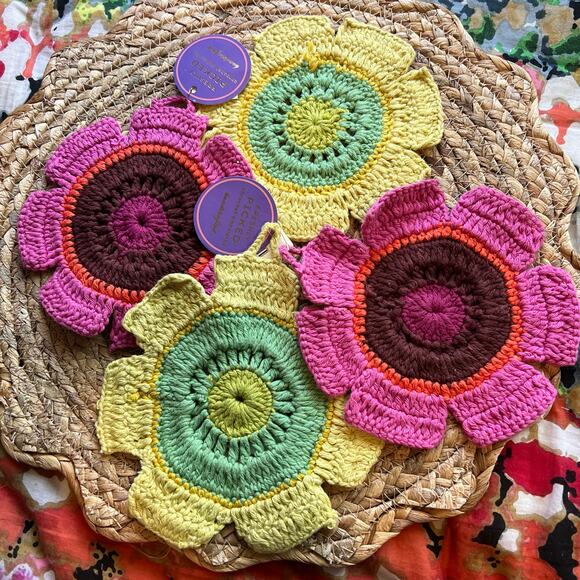 Anthropologie Fresh Picked Crochet Dishcloths Set/4 Flower Coasters Dish Cloths - Picture 1 of 9